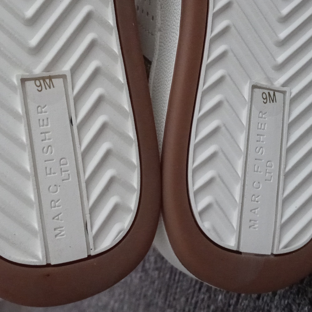 🆕️ 🌞Marc Fisher🌞 - "Flynnt" Ivory/Gold Metallic Leather Sneaker - Picture 10 of 11